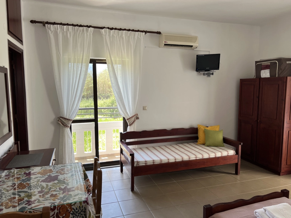 Living room 3